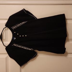 Black old navy shirt